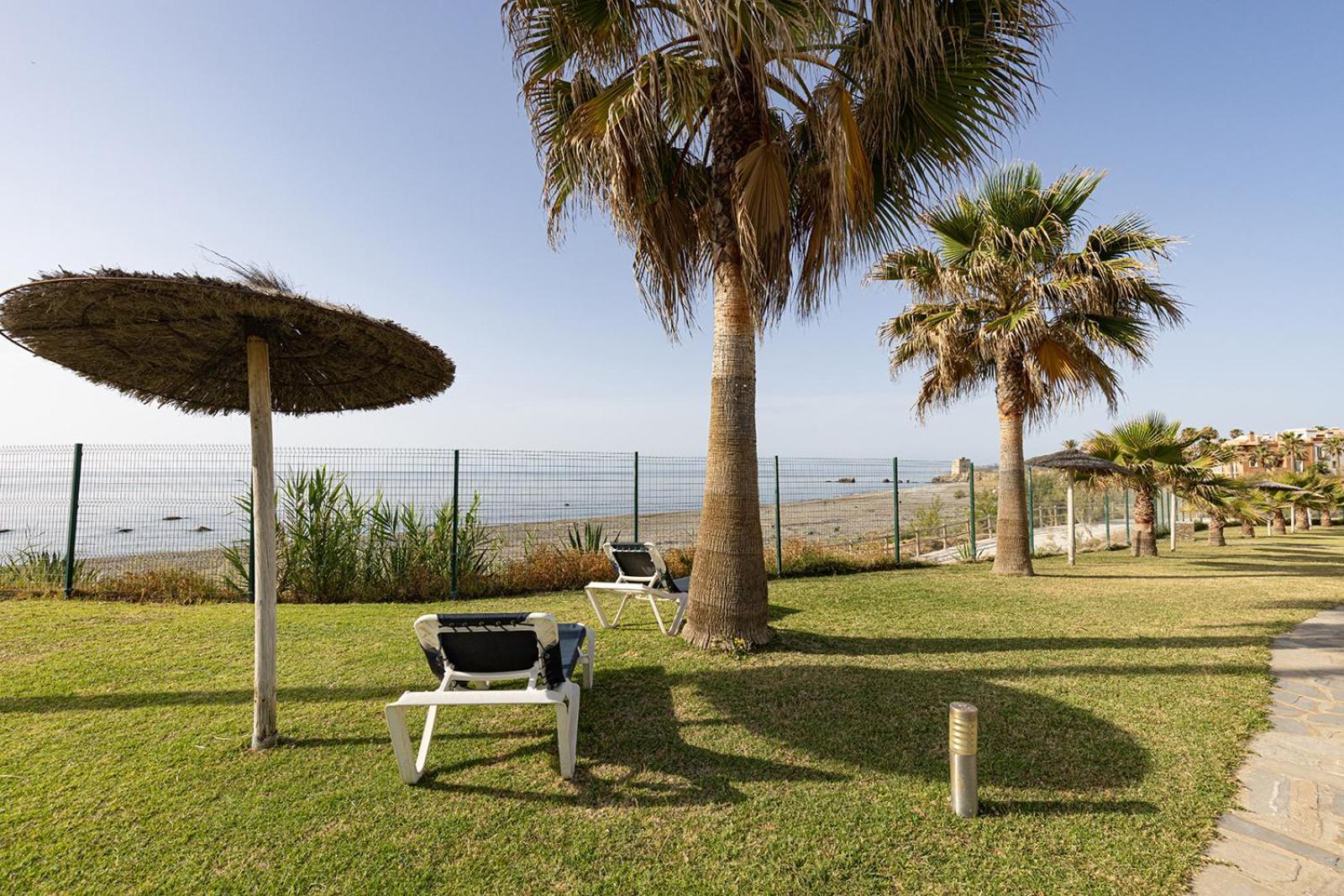 Sunrise Beach Front - Casares Del Mar エクステリア 写真