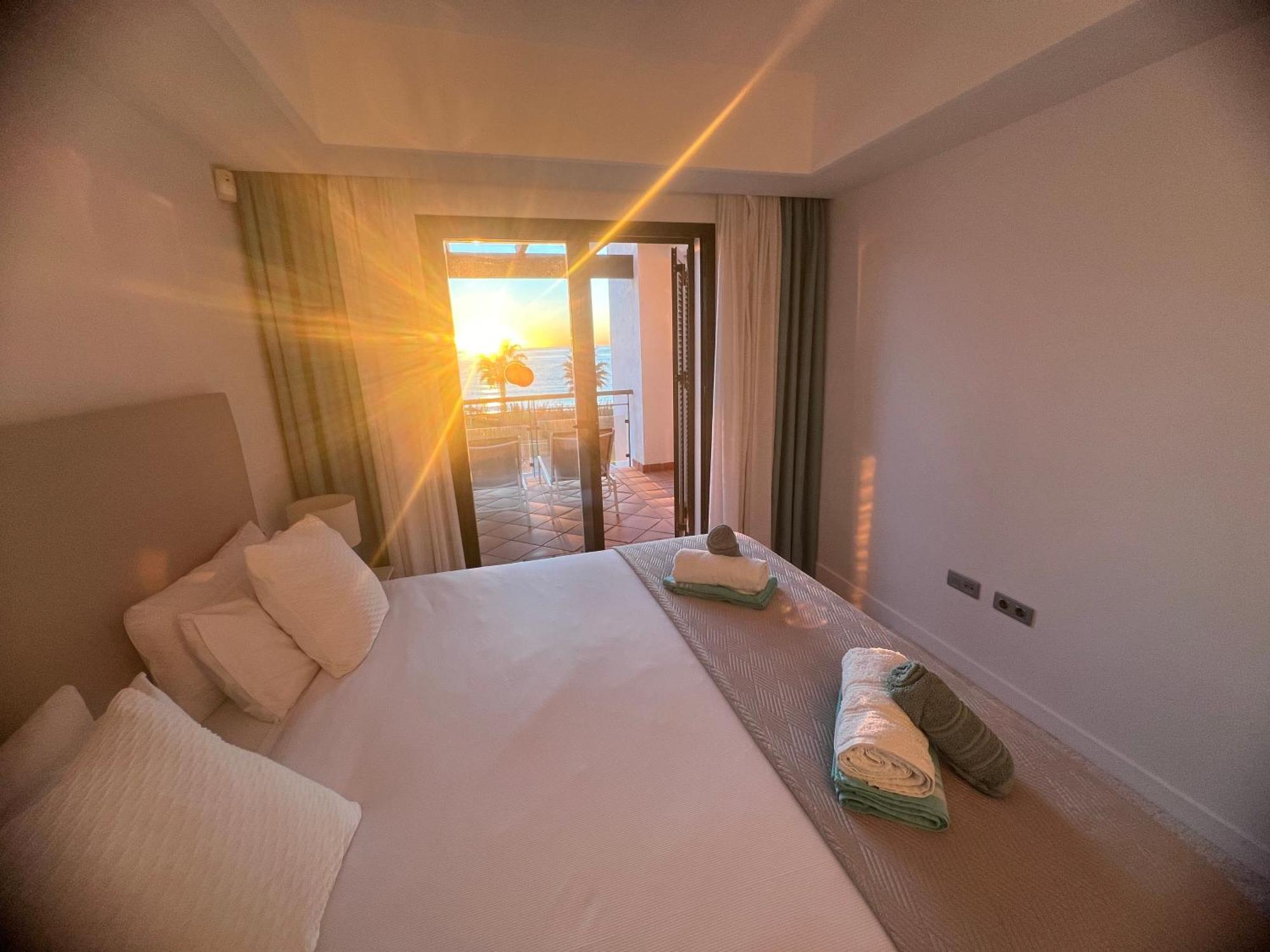Sunrise Beach Front - Casares Del Mar エクステリア 写真