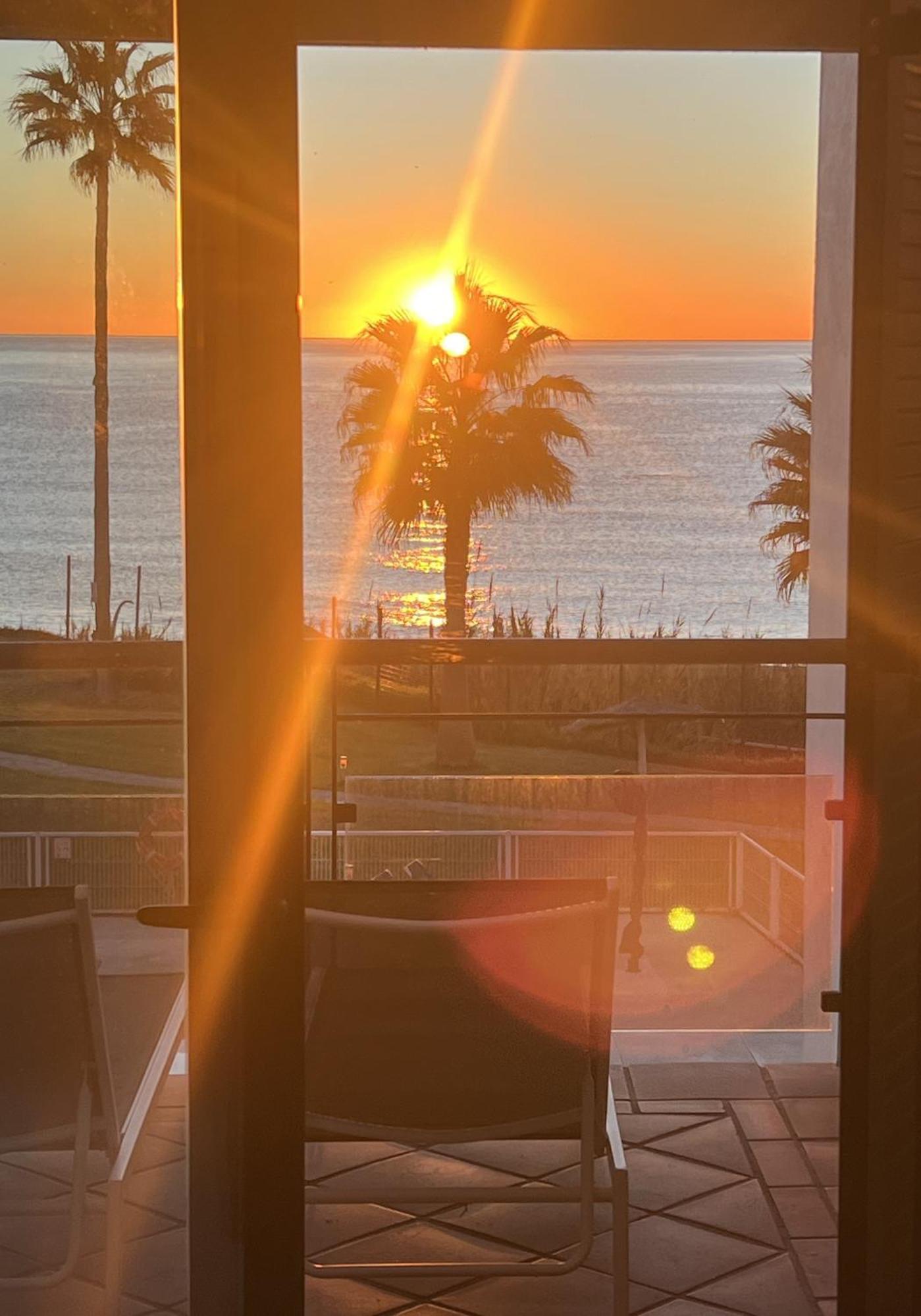 Sunrise Beach Front - Casares Del Mar エクステリア 写真